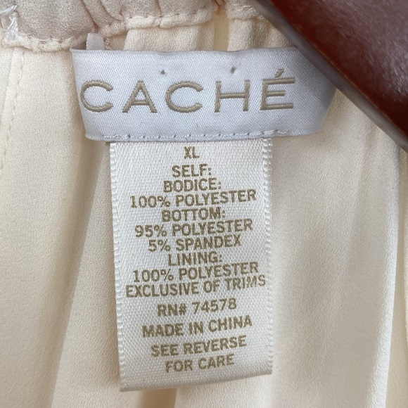 Cache Jumpsuit Womens Size XL Cream Black Cold Shoulder Pleated Chain Neck Relax - Picture 8 of 16